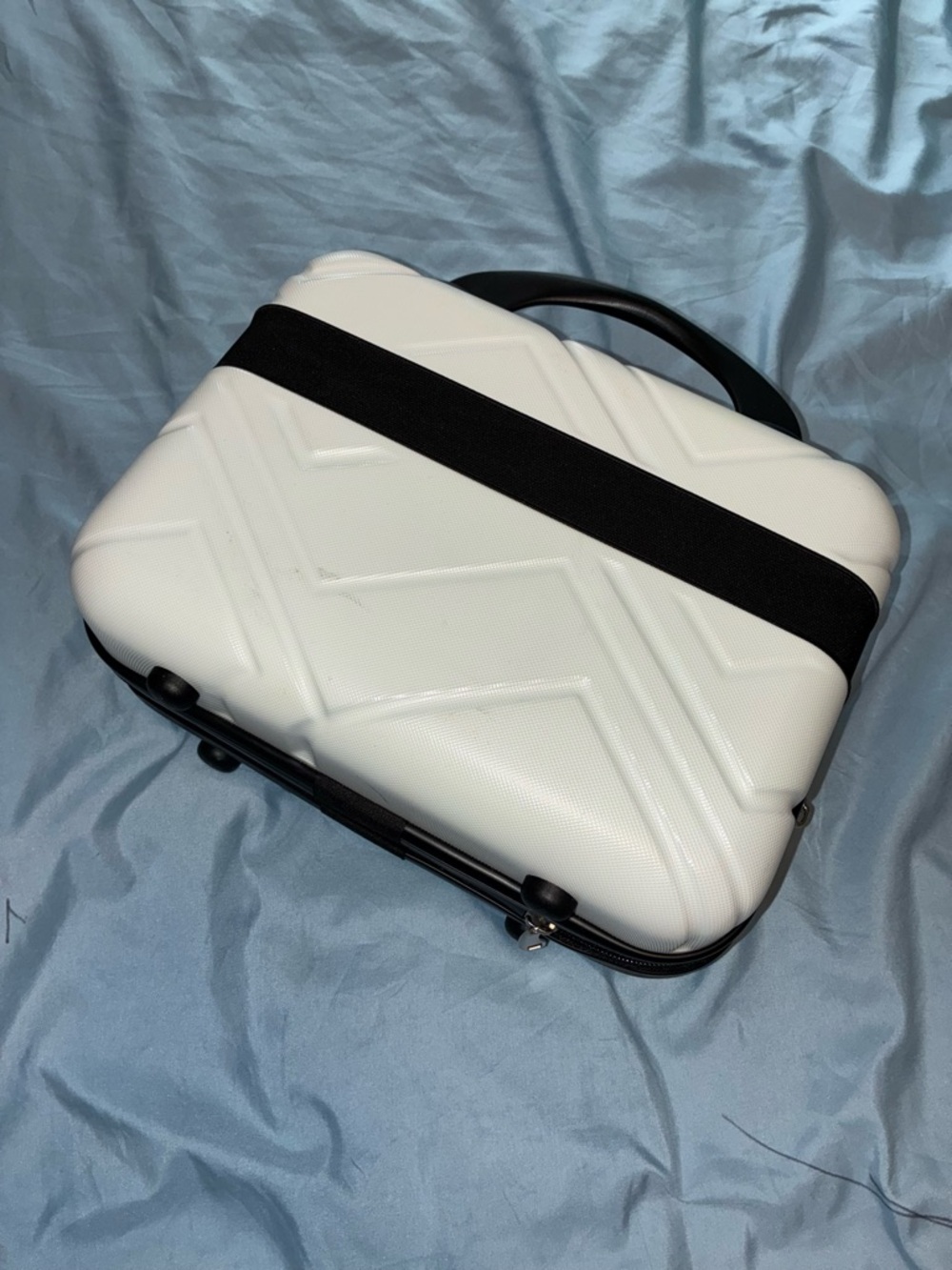 Compact White makeup suitcase